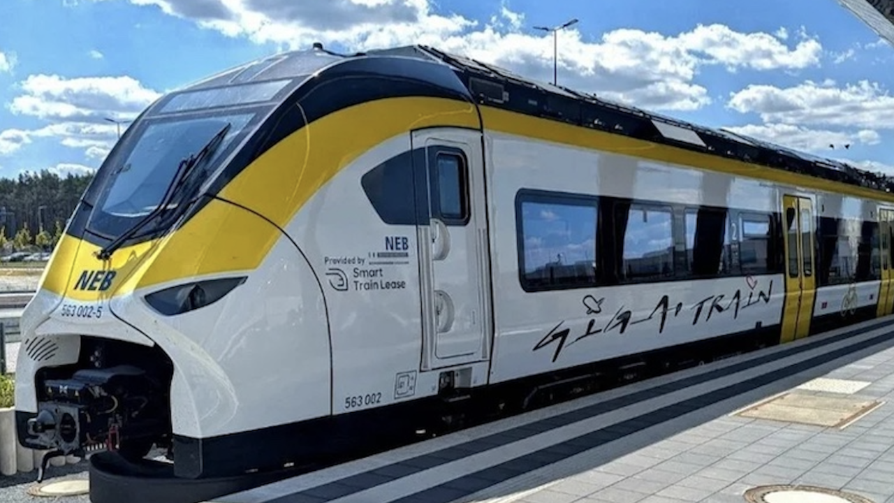 El Giga Train de Tesla comienza a funcionar en Alemania
