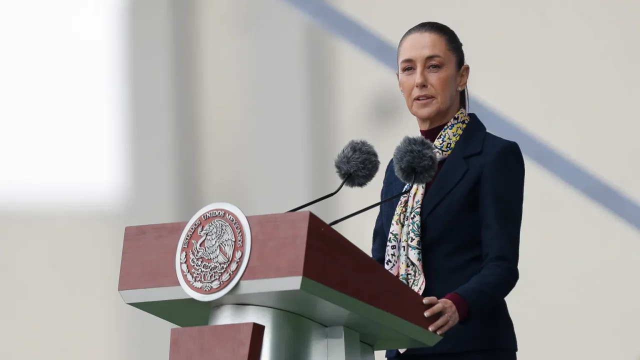 Claudia Sheinbaum publica nuevo emblema del Gobierno de México con una joven indígena