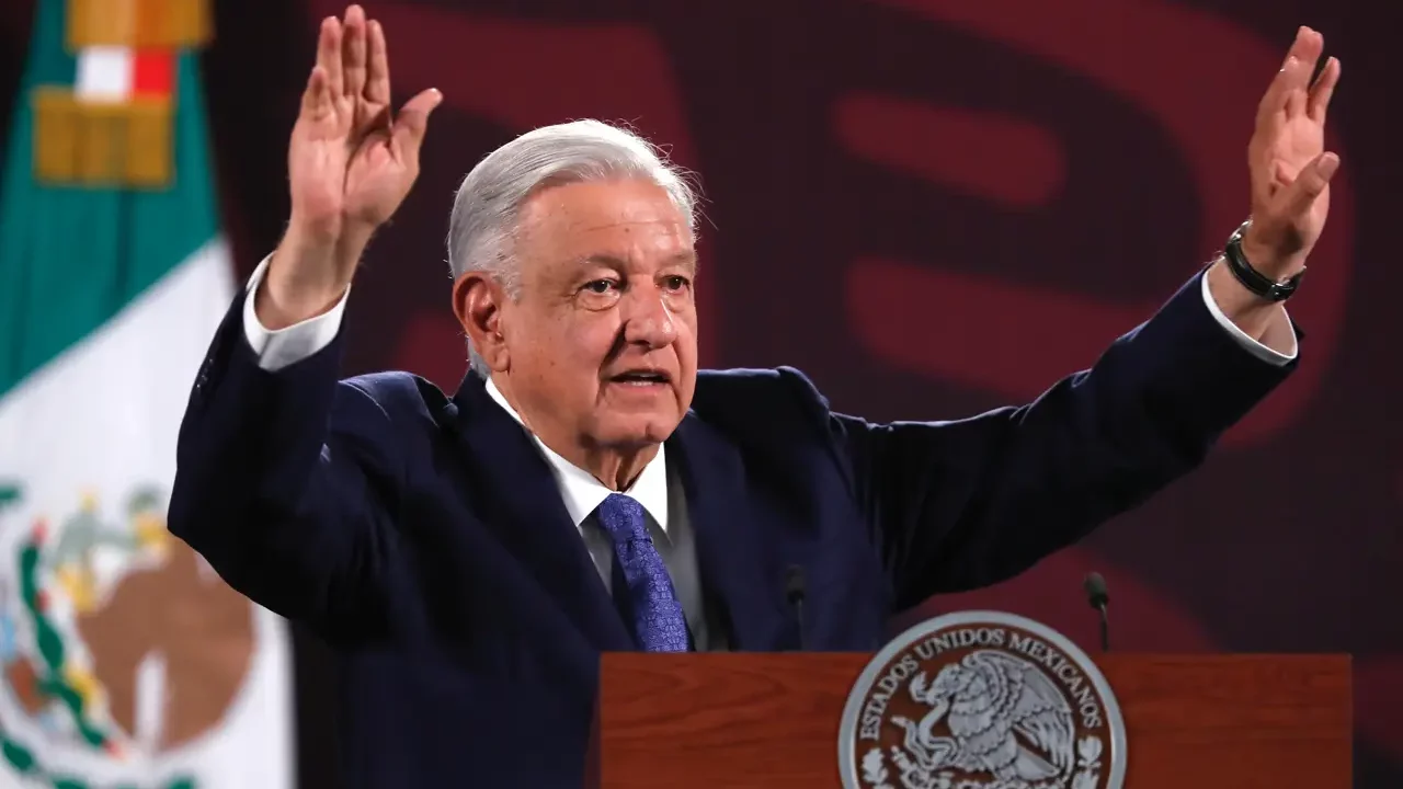 Ampliación de AMLO a regularización de autos ‘chocolate’ hasta 2026 es invasión a Sheinbaum: AMDA