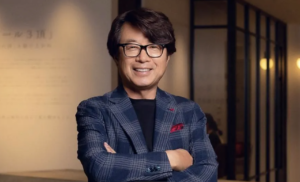 Takaya Awata. Shunichi Oda para Forbes Asia