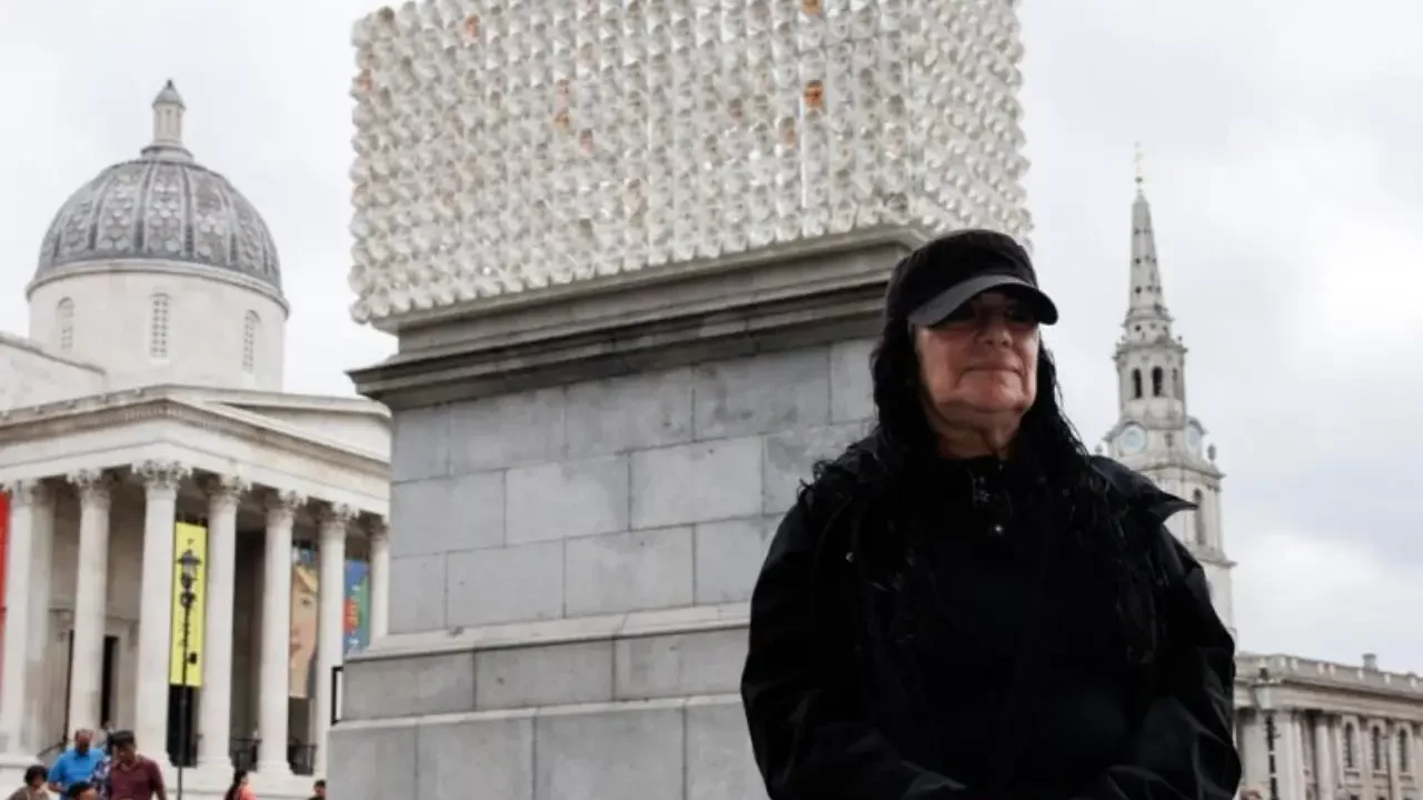La escultura ‘Mil veces un instante’, de la mexicana Teresa Margolles se exhibe en Londres