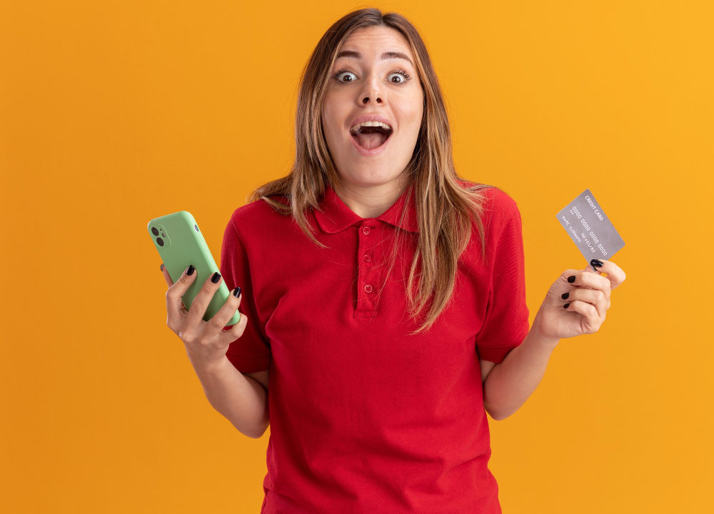 Casi la mitad de mexicanos tuvo su primer crédito entre los 19 y 24 años de edad: encuesta