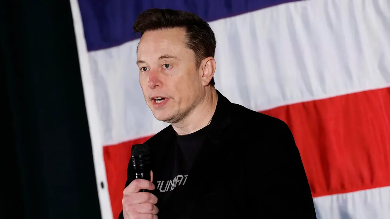 Productores de ‘Blade Runner 2049’ demandan a Elon Musk y Tesla por imágenes de IA del robotaxi