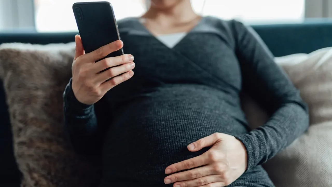 TikTok rechaza anuncios sobre servicios de FIV, congelación de óvulos y fertilidad, afirman sus fundadores