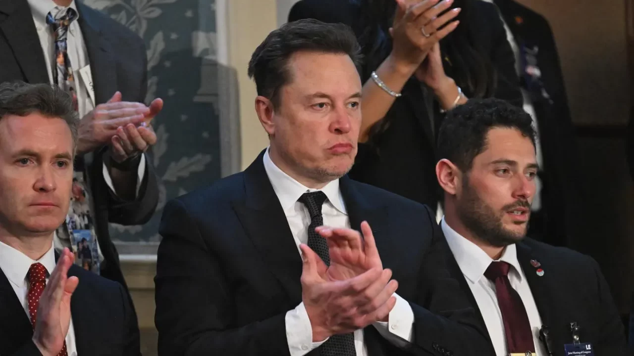 Elon Musk es 21,000 mdd más rico gracias a que las acciones de Tesla aumentaron ganancias un 19%