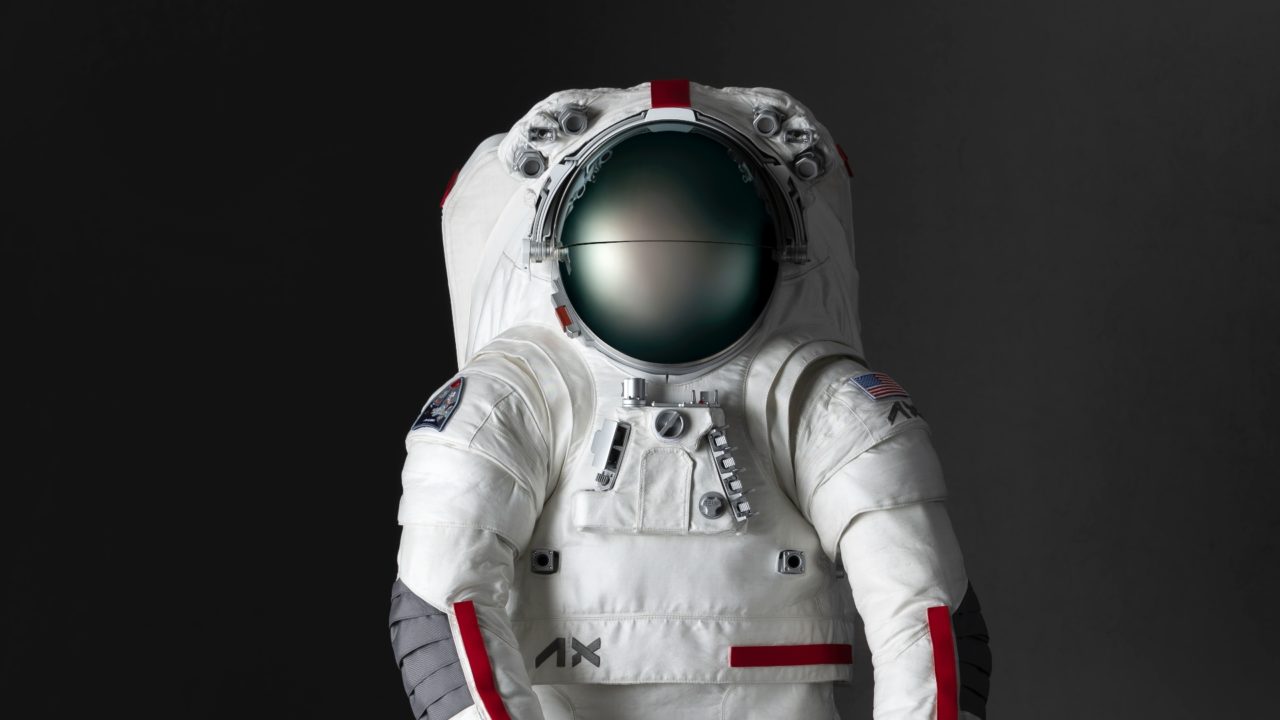 Prada y Axiom Space apuntan a la Luna con nuevo traje de astronauta; permitirá caminatas de hasta 8 horas