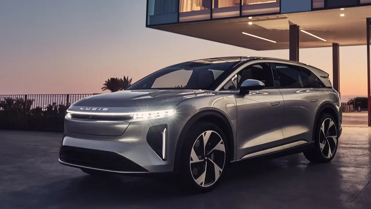 Lucid abrirá pedidos de su modelo SUV eléctrico Gravity en busca de atraer más clientes