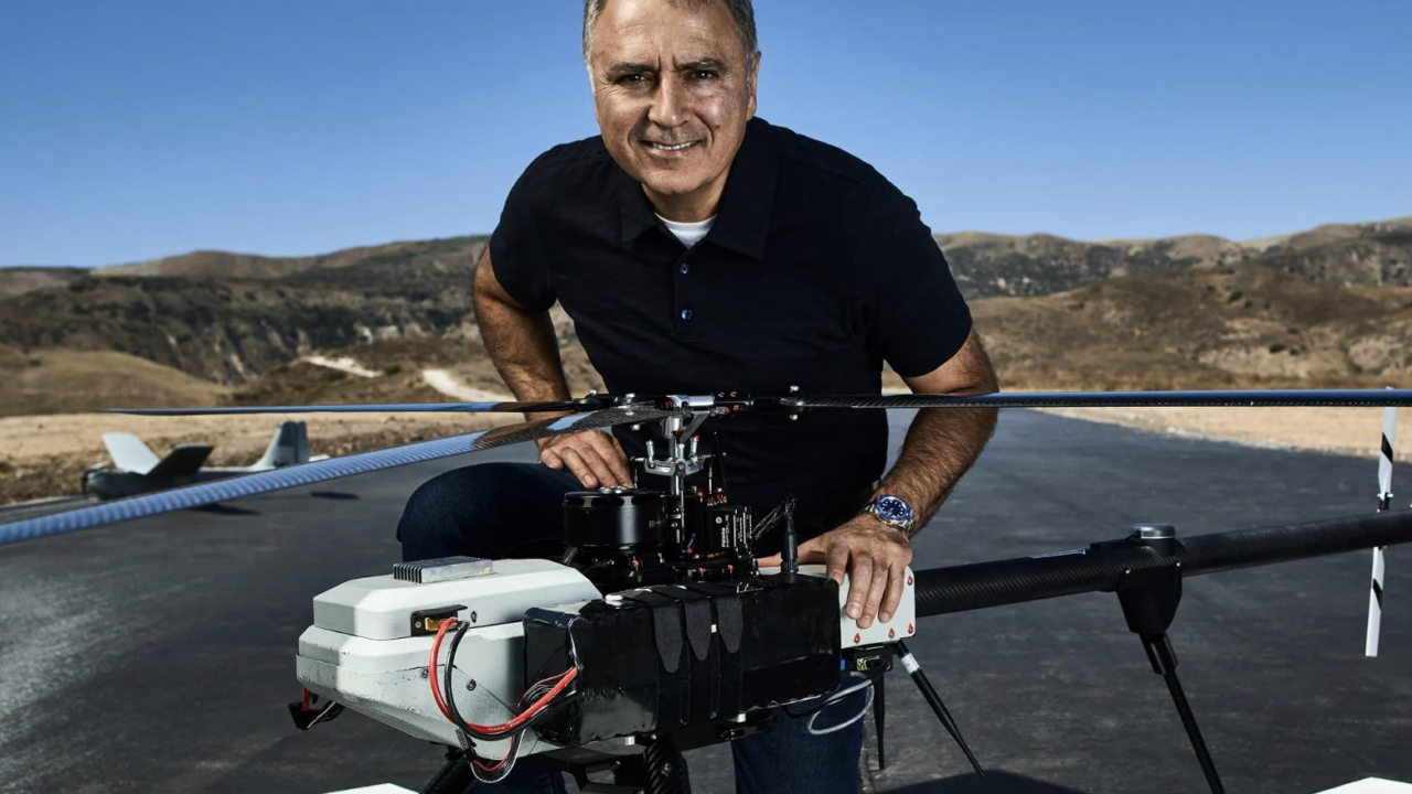 Esta empresa de EU está sacando provecho de la guerra en Ucrania con drones asesinos que caben en una mochila