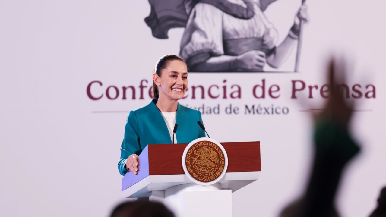 Sheinbaum dice que enviarán a 21,500 médicos para consultas ‘casa por casa’ en nuevo programa social