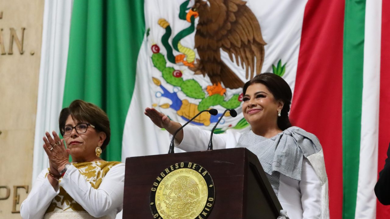 Clara Brugada toma protesta como Jefa de Gobierno de la CDMX