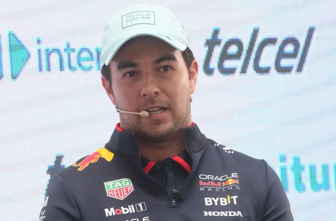 ‘Checo’ Pérez agradece pasión de aficionados de la F1 pero pide respeto a ganadores de carreras