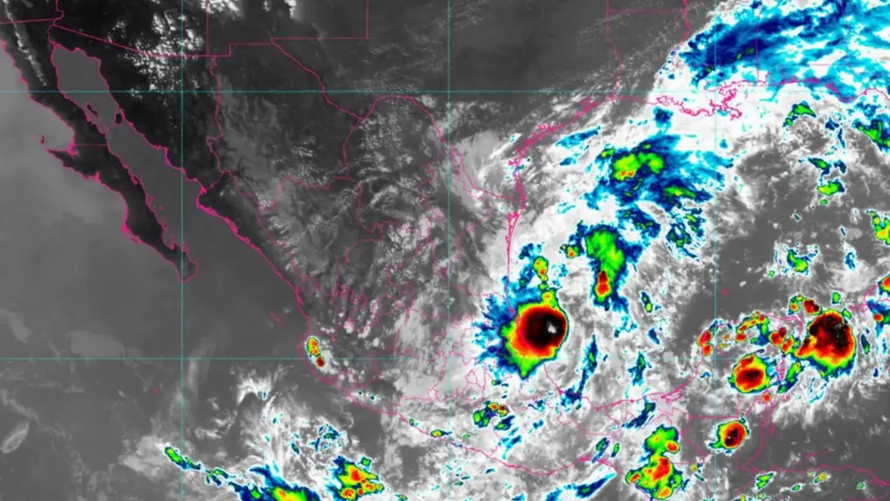 Huracán Milton alcanza categoría 4 en el Golfo de México; dejará lluvias torrenciales en estos estados