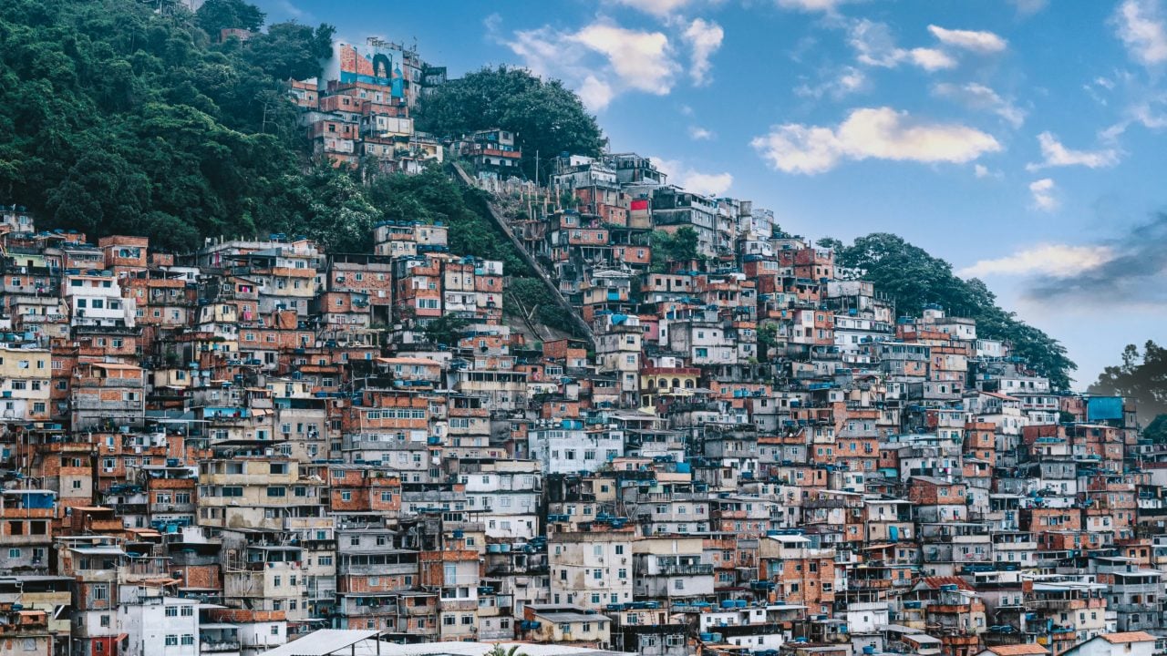 Así es como las favelas de Brasil luchan contra la crisis climática con soluciones propias