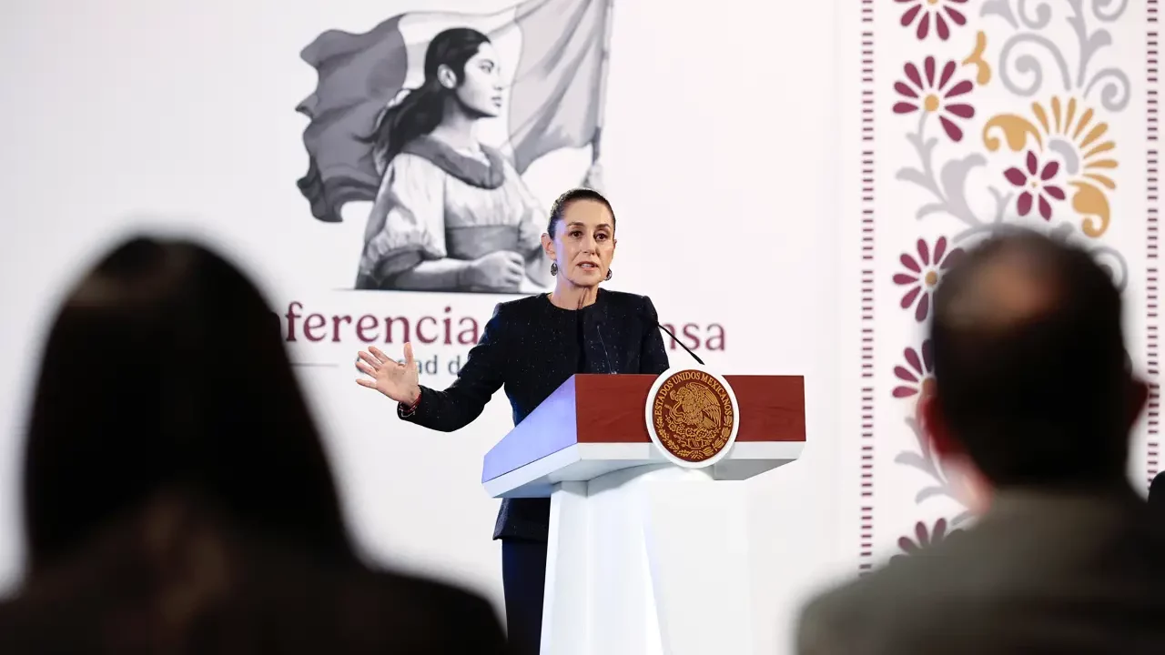 Sheinbaum promete impulsar la transición energética pese a eliminarla de la nueva reforma