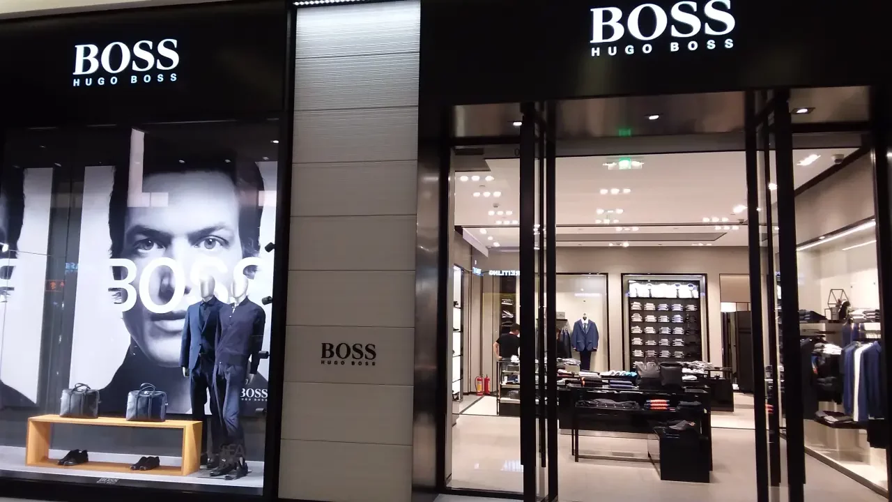 Hugo Boss persiste en su estrategia de crecimiento en China pese a baja demanda