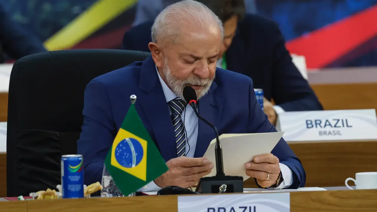 Lula urge a fortalecer el multilateralismo en un encuentro con el primer ministro ruso