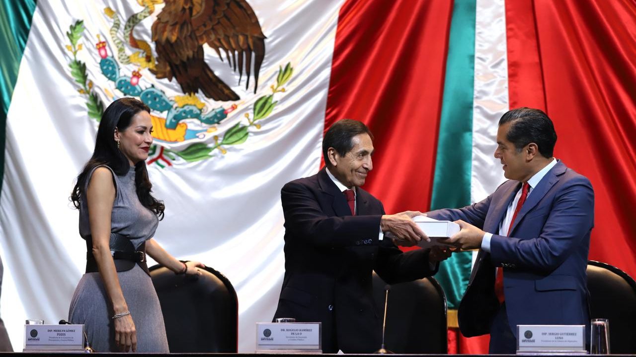 Hacienda asegura que gobierno de Sheinbaum avanzará hacia la transición energética