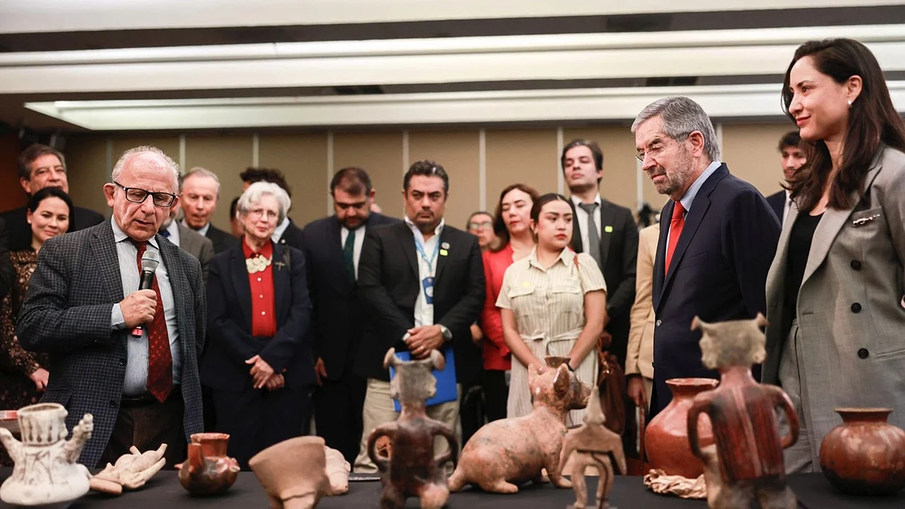 México recupera 220 piezas arqueológicas que estaban en Argentina, Canadá, EU y Suiza
