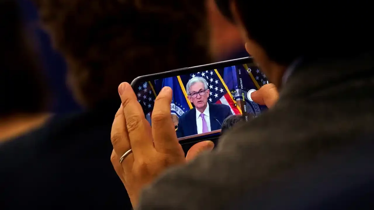 Presidente de la Fed afirma que no renunciaría si se lo pidiera Trump