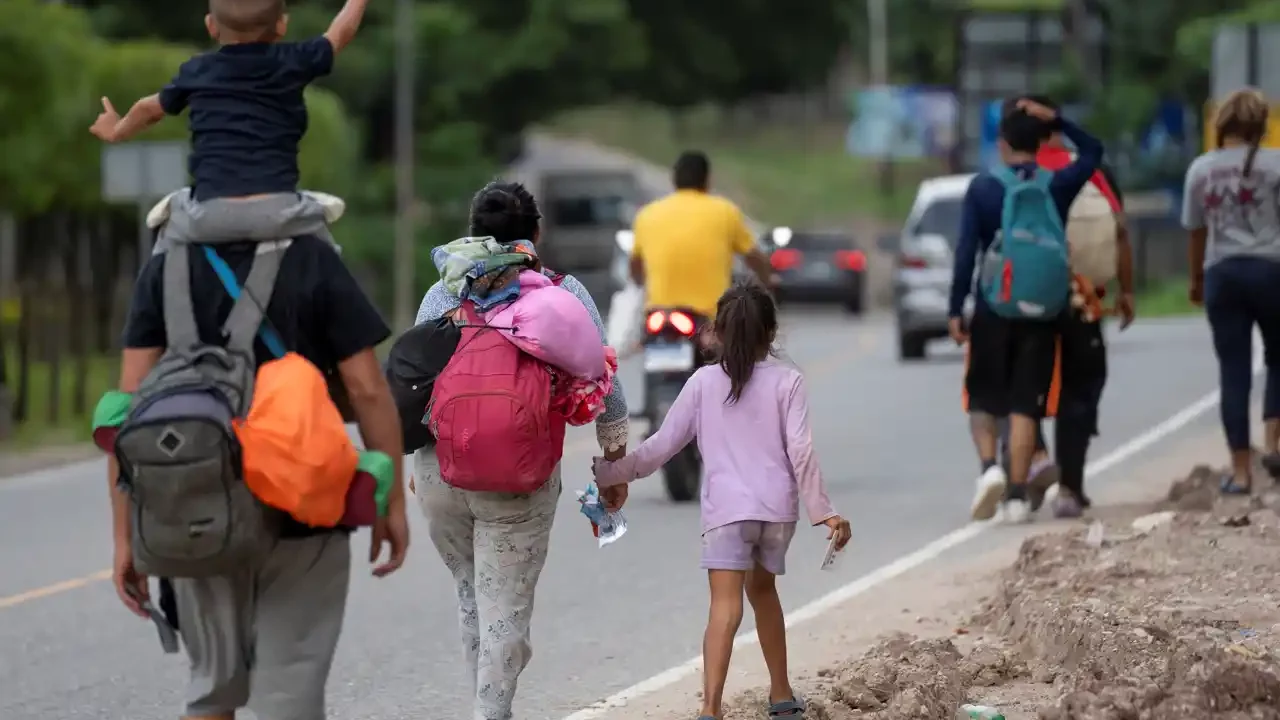 Iglesia católica pide respeto a la dignidad de los migrantes desde la fronteriza Tijuana
