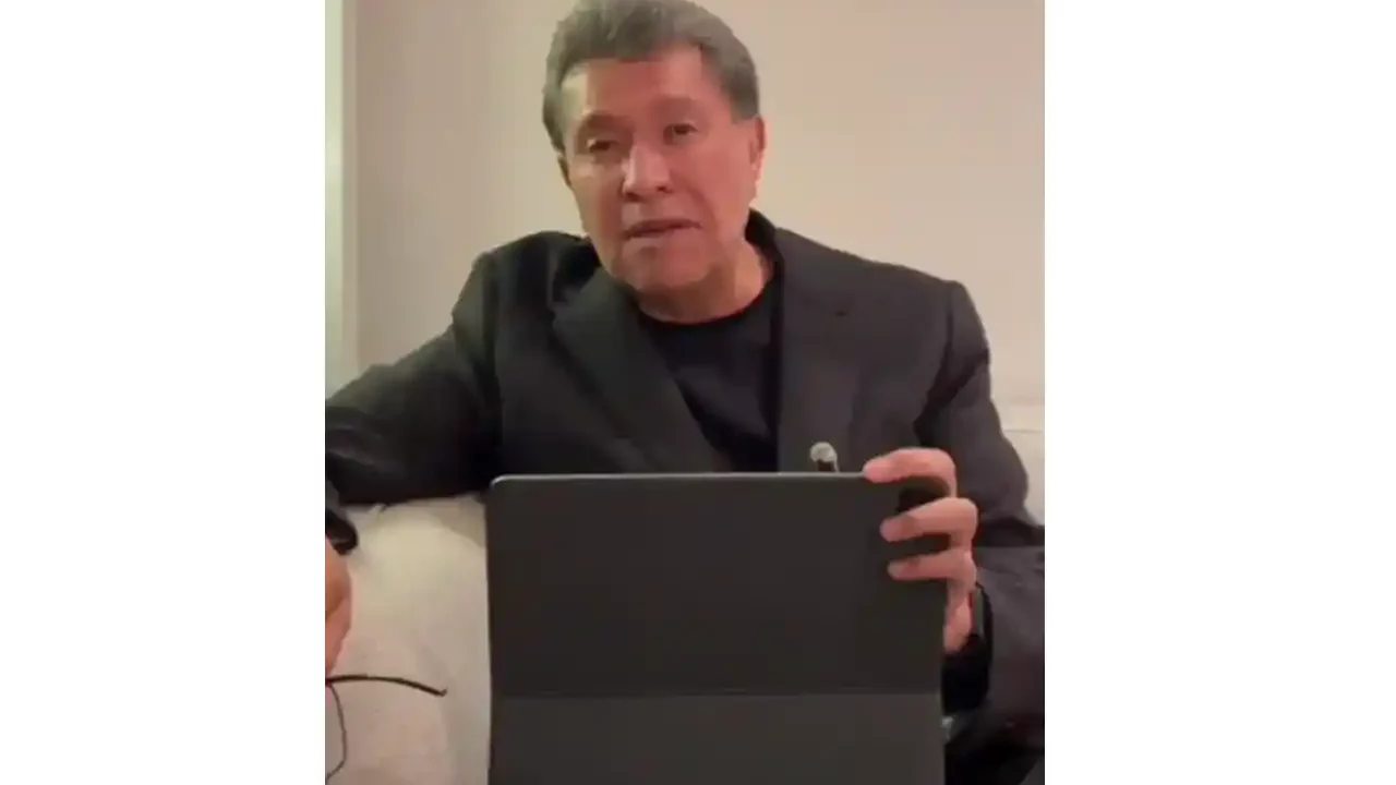Monreal se disculpa tras la polémica por helicóptero y la postura de Sheinbaum