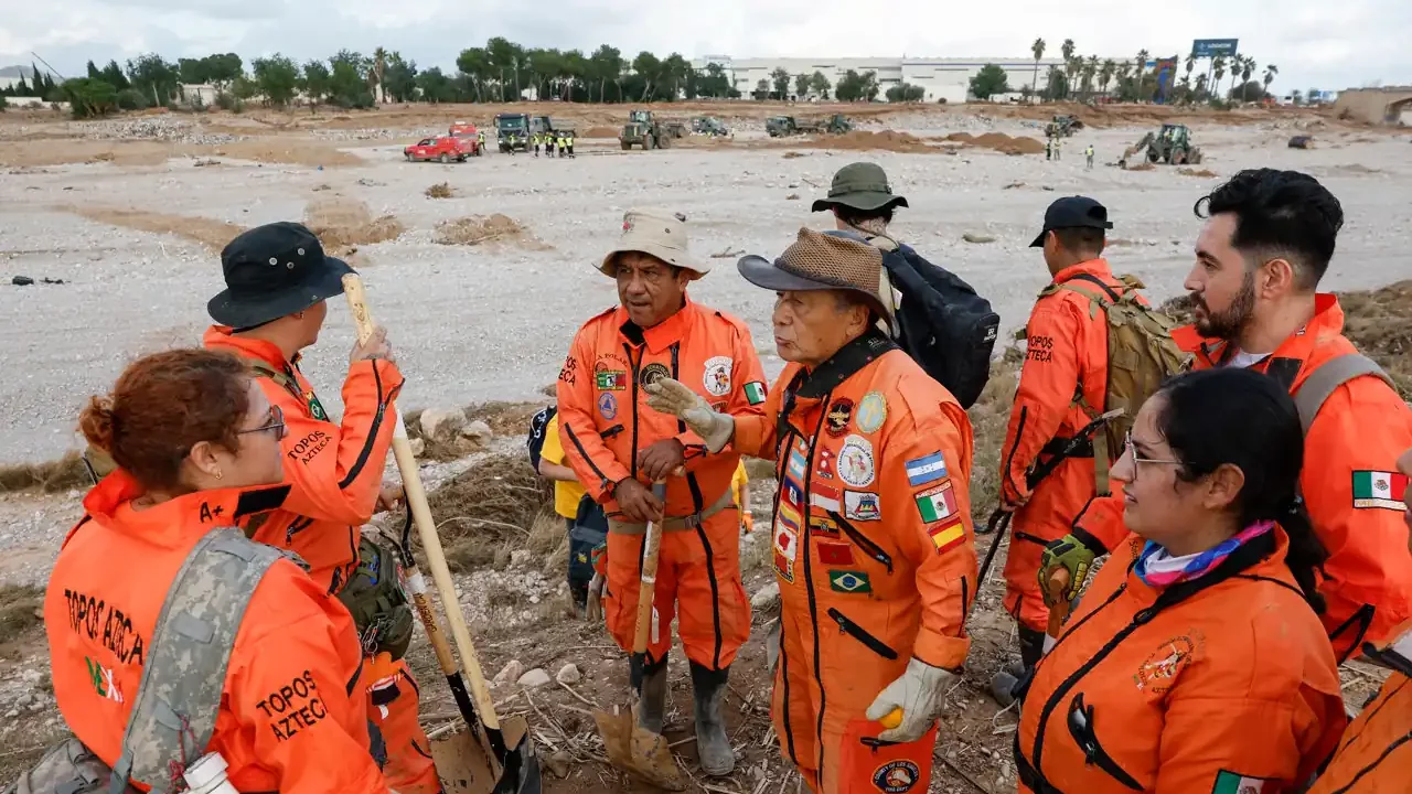 Topos mexicanos colaboran en la búsqueda de cadáveres tras la dana en Valencia