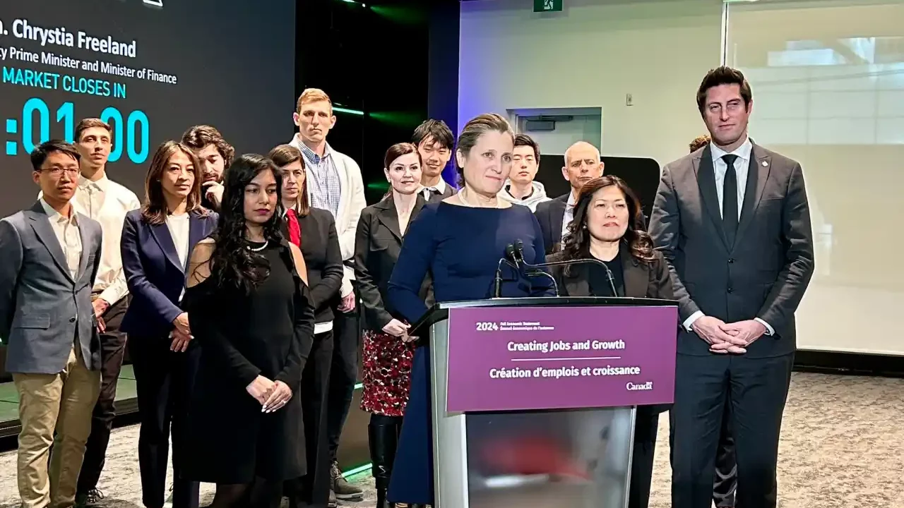 Mano derecha de Trudeau renuncia: hay diferencias políticas frente a Trump