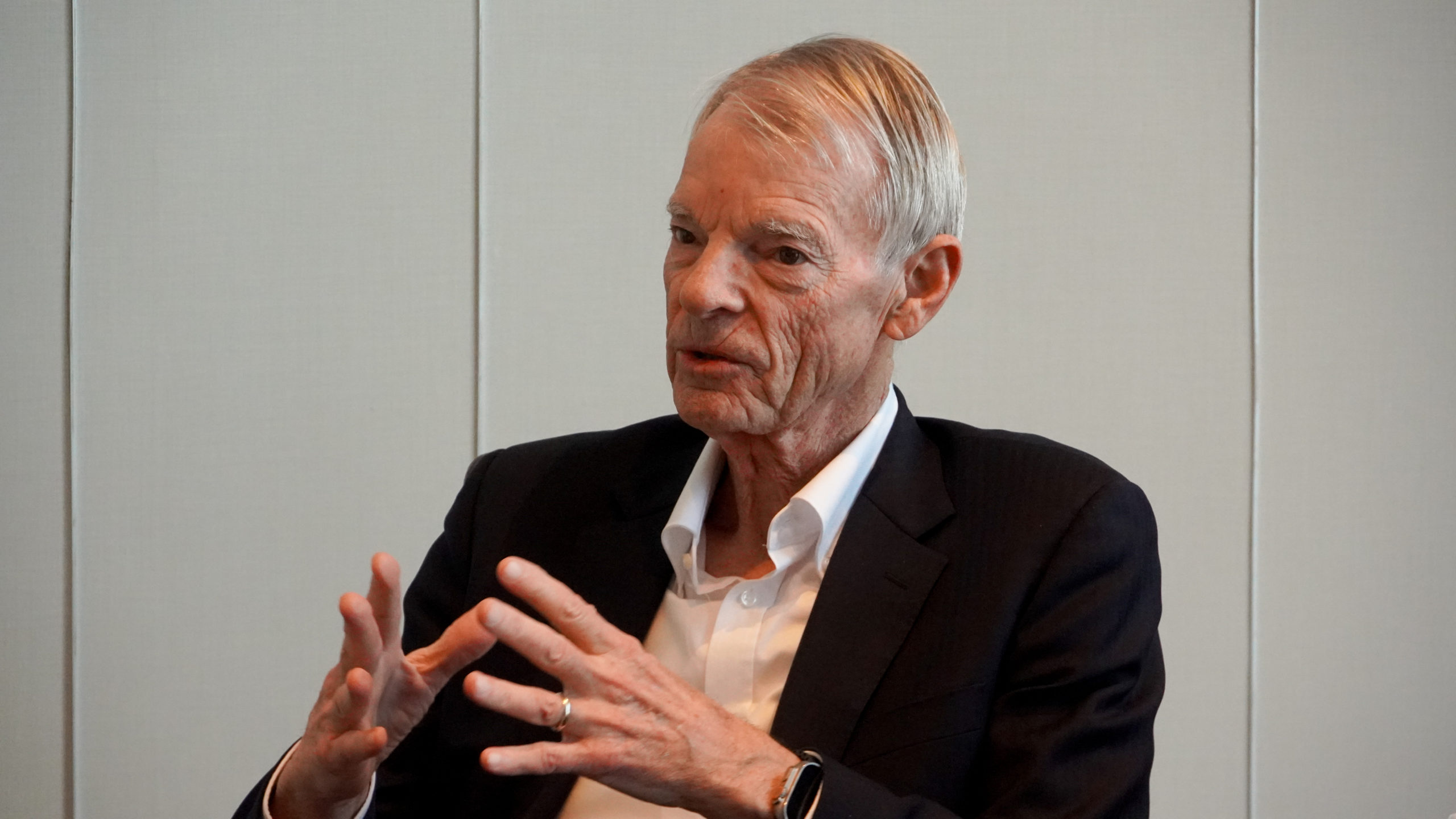 ‘La ciencia y la tecnología se beneficiarán más con la IA’: Premio Nobel de Economía, Michael Spence