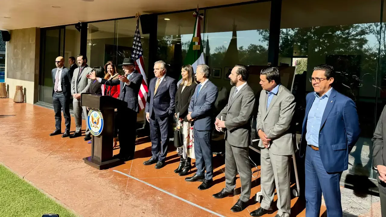 Embajador Ken Salazar reconoce al gobierno de Sheinbaum por combatir al Cártel de Sinaloa