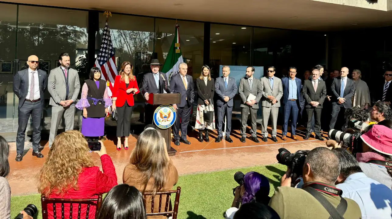 Integración comercial de México y EU va a seguir, a pesar de los desafíos y riesgos: Embajador Ken Salazar