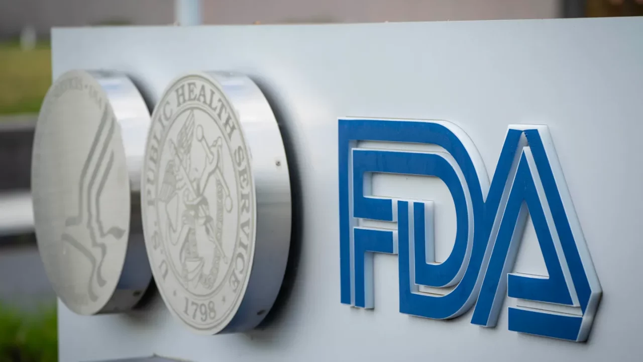 FDA autorizó un costoso medicamento para enfermedades raras a pesar de las objeciones de los revisores