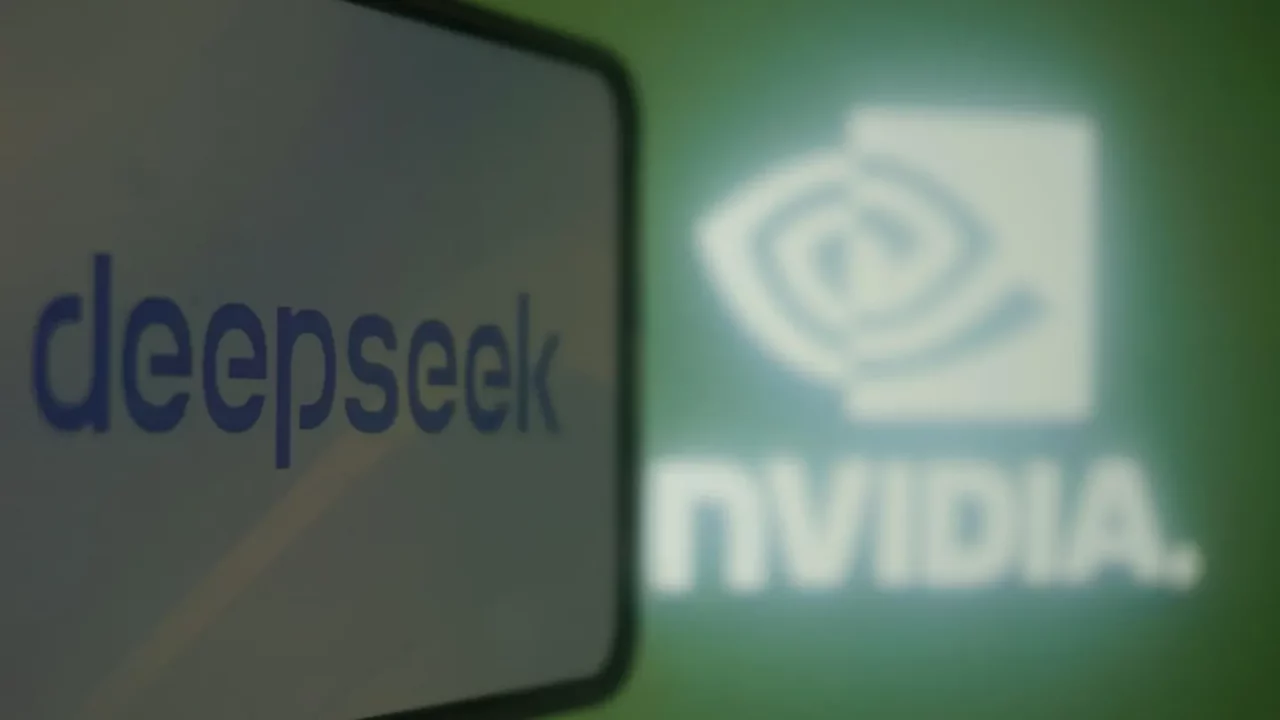 La mayor pérdida de mercado de la historia: las acciones de Nvidia caen 15% mientras DeepSeek sacude a la querida IA
