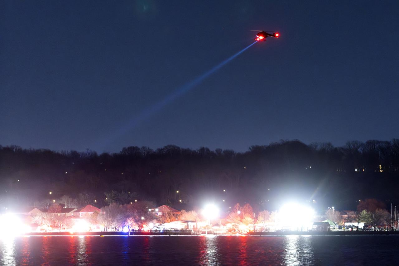 Trump asegura que el helicóptero militar del accidente aéreo en Washington ‘volaba demasiado alto’