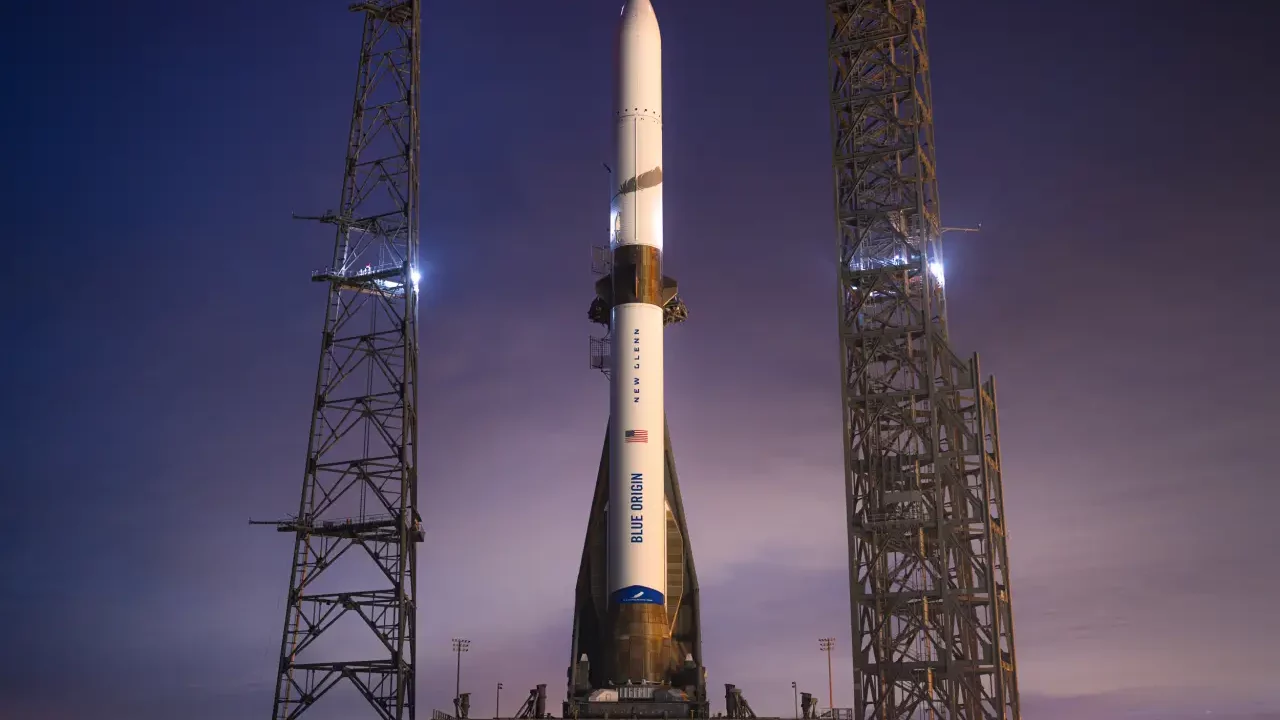 Blue Origin cancela despegue inaugural del New Glenn, el cohete estrella de Jeff Bezos
