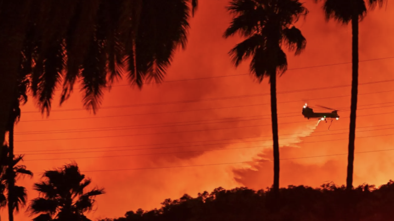 Mientras Los Ángeles arde, el gobernador de California y una pareja multimillonaria reciben la culpa