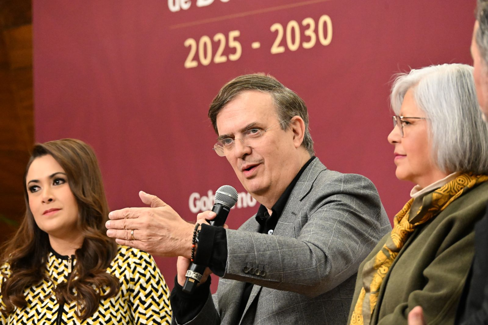 Plan Nacional de Desarrollo será la carta de navegación: Ebrard