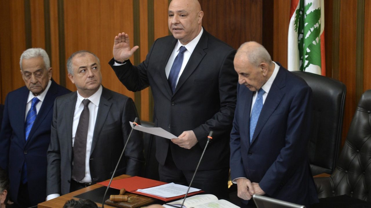 Jefe del Ejército es elegido presidente en el Líbano, en una señal de cambios regionales