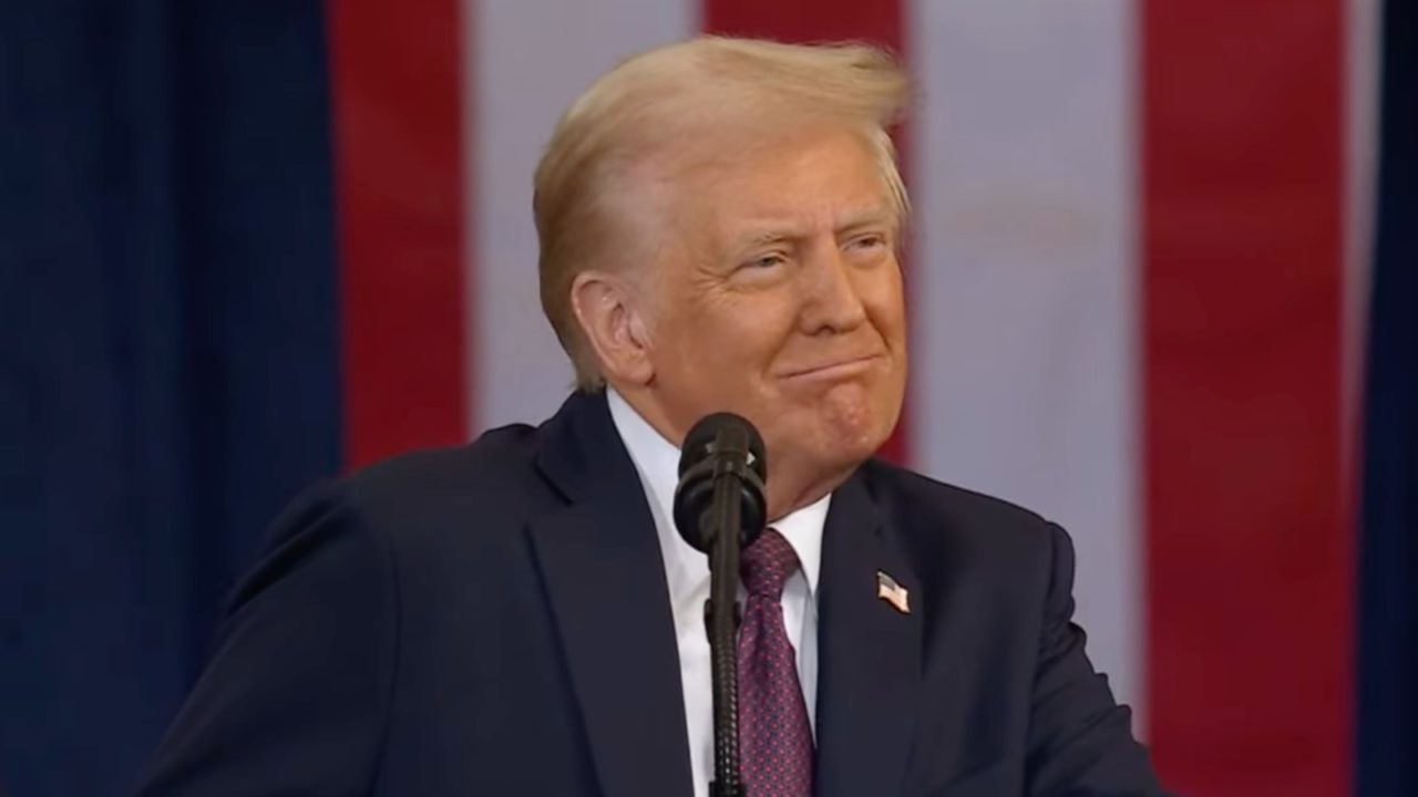 Inversionistas, bancos centrales y empresarios se refugian en el oro y la plata ante el miedo detonado por Donald Trump