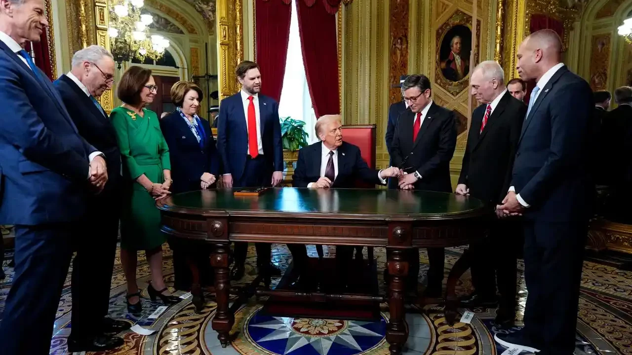 Memorando de Trump ordenaría evaluación de relación comercial con México