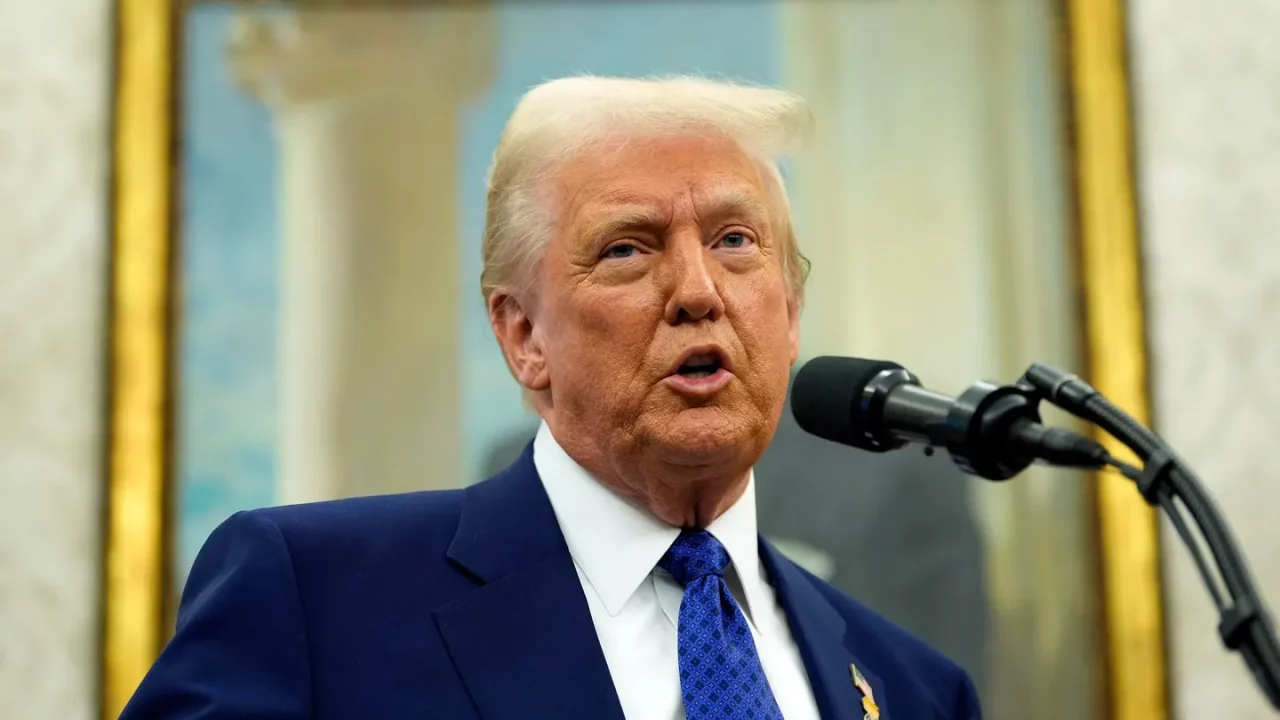 Juez de EU examinará demanda de agencia de noticias AP contra restricción de Trump sobre el Golfo de México
