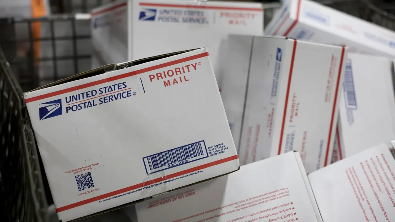 USPS detiene todos los paquetes entrantes de China y Hong Kong: esta es la razón por la que podría afectar los pedidos de Temu y Shein