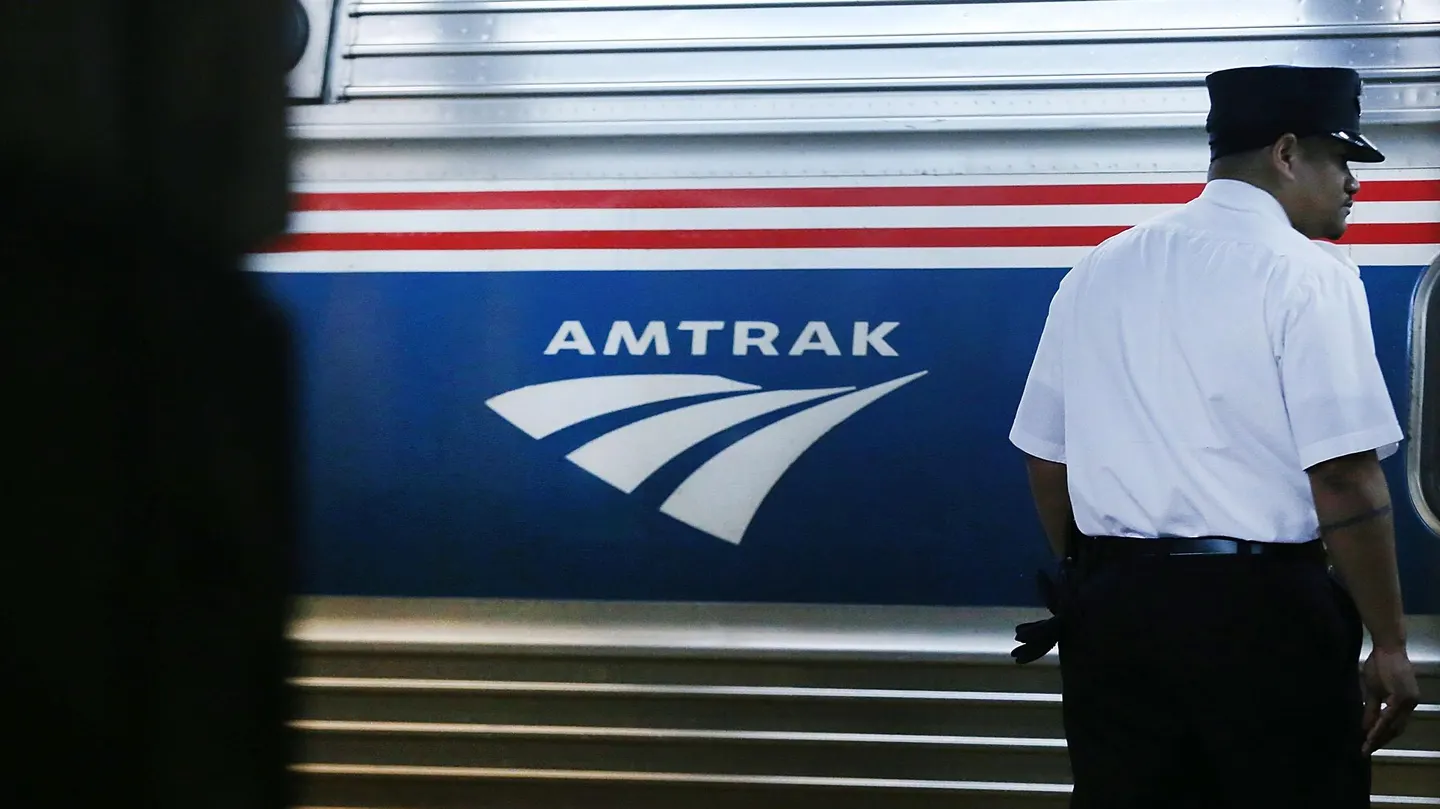 Amtrak en EU recorta programas de diversidad: estas son todas las empresas que están eliminando las políticas DEI