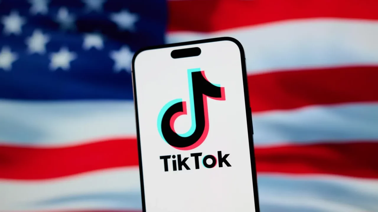 Trump extiende hasta septiembre el plazo para la venta de TikTok en EU