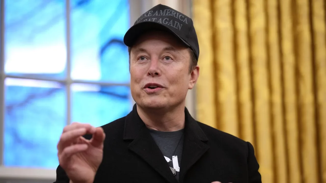 Musk considera auditar al banco central de EU