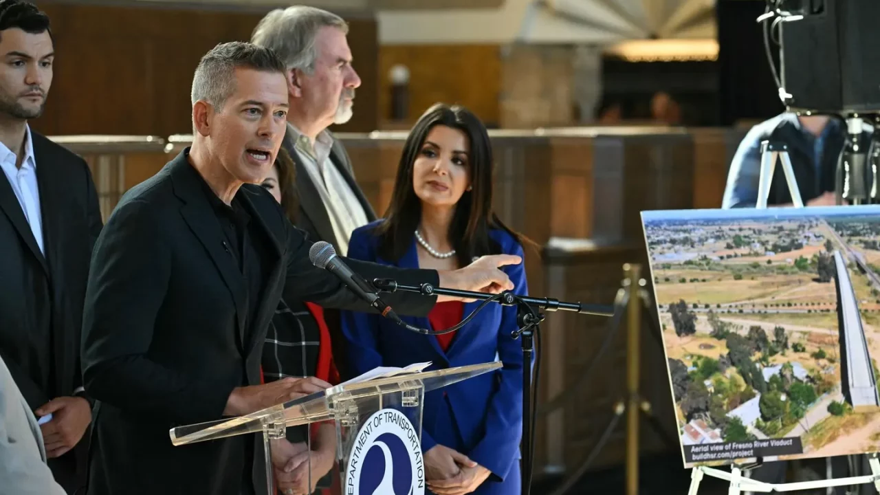El tren bala de California en peligro mientras la administración Trump abre una revisión de su financiación