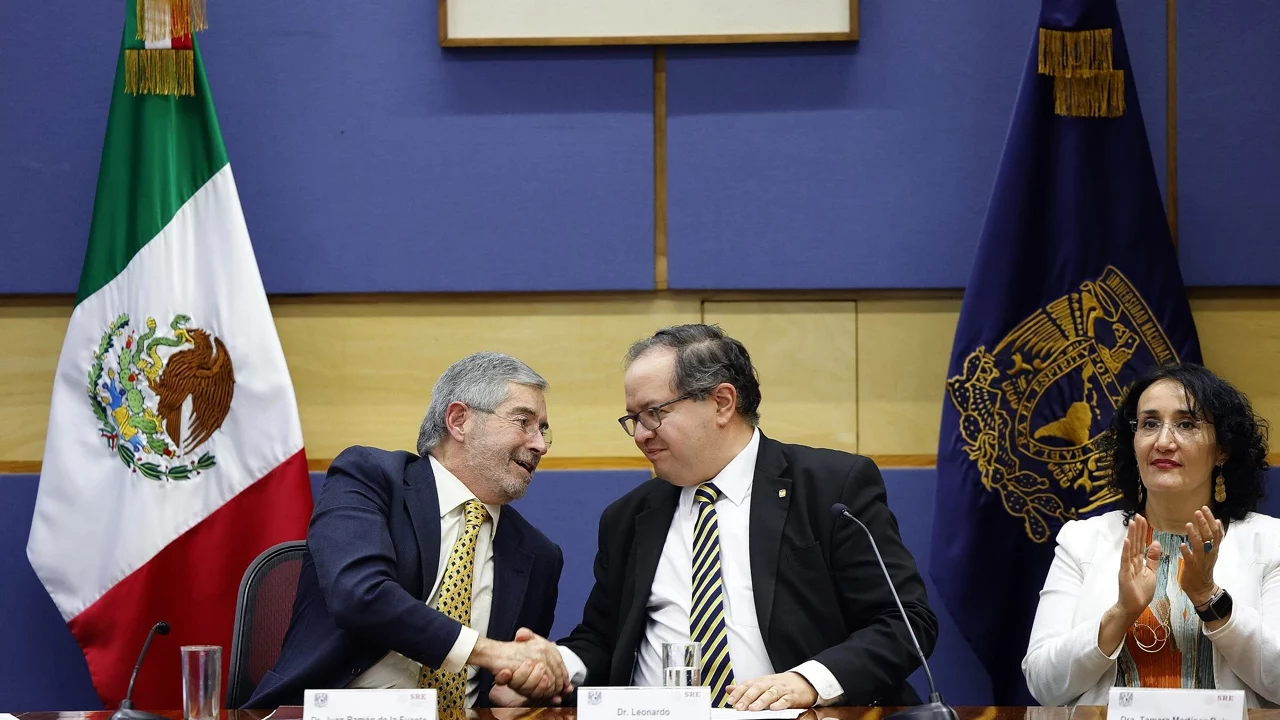 Gobierno y UNAM lanzan plataforma digital para apoyo a migrantes en México y EU