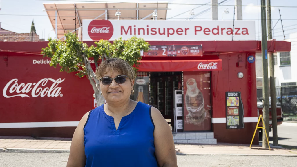 Cecilia Piedra, dueña de Minisuper Pedraza, beneficiaria del programa EMERGE de Femsa. Foto: ©Angélica Escobar/Forbes México.