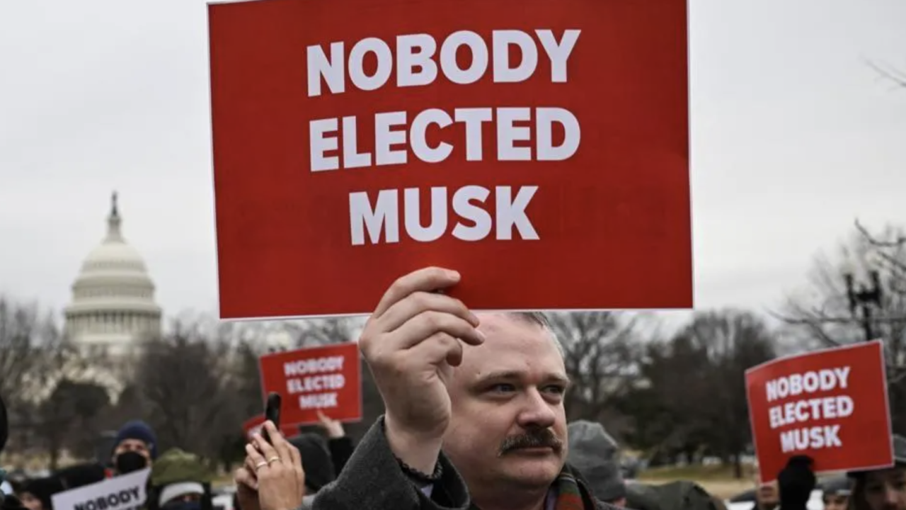 Trabajadores del gobierno de EU deben justificar sus empleos ante Musk; otros deben ignorarlo