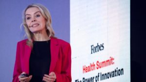 Rachel Batterham, vicepresidenta senior de Asuntos Médicos Internacionales de Eli Lilly