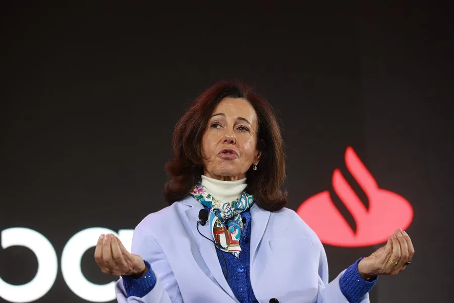 Presidenta de Santander anuncia inversiones por 2,000 millones de dólares en México